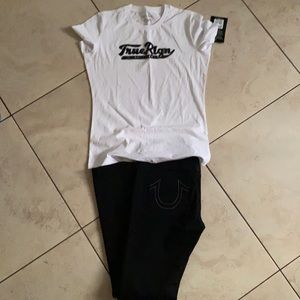 BNWT TRUE RELIGION SET SIZE LARGE 33